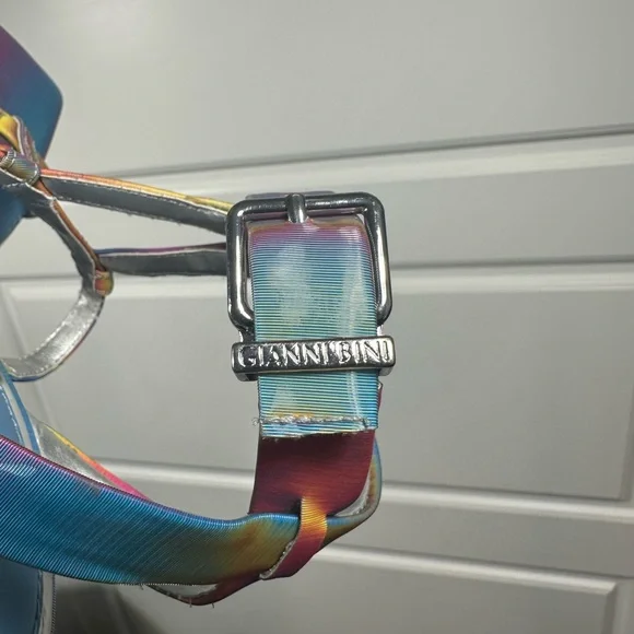 Gianni Bini Rainbow Iridescent Strappy Block Heel Sandals Size 5 - Picture 8 of 8